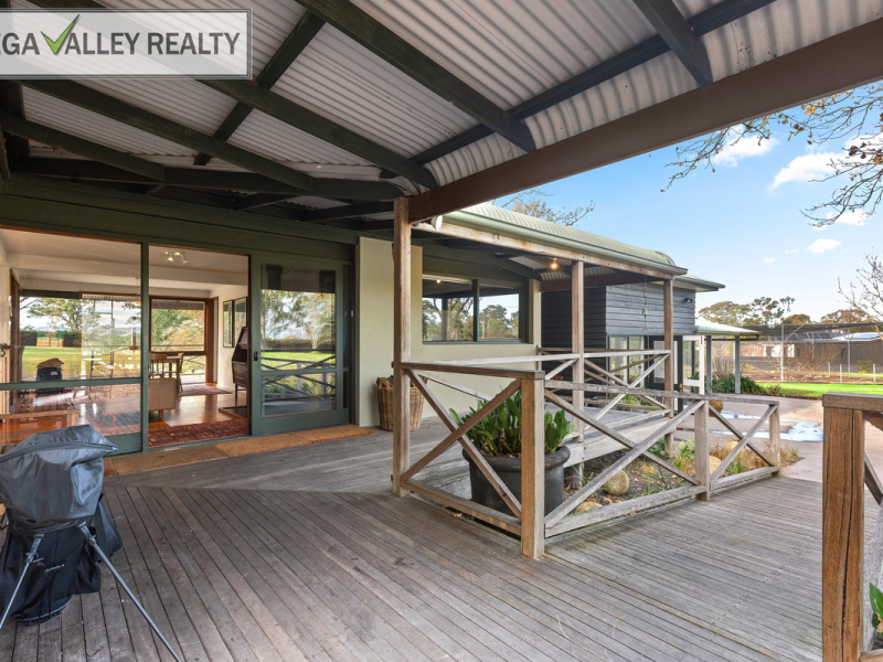 12 Corridgeree Road, Bega, NSW 2550 AUS