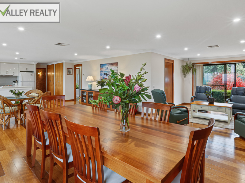 71 Gillcrest Drive, Bega, NSW 2550 AUS