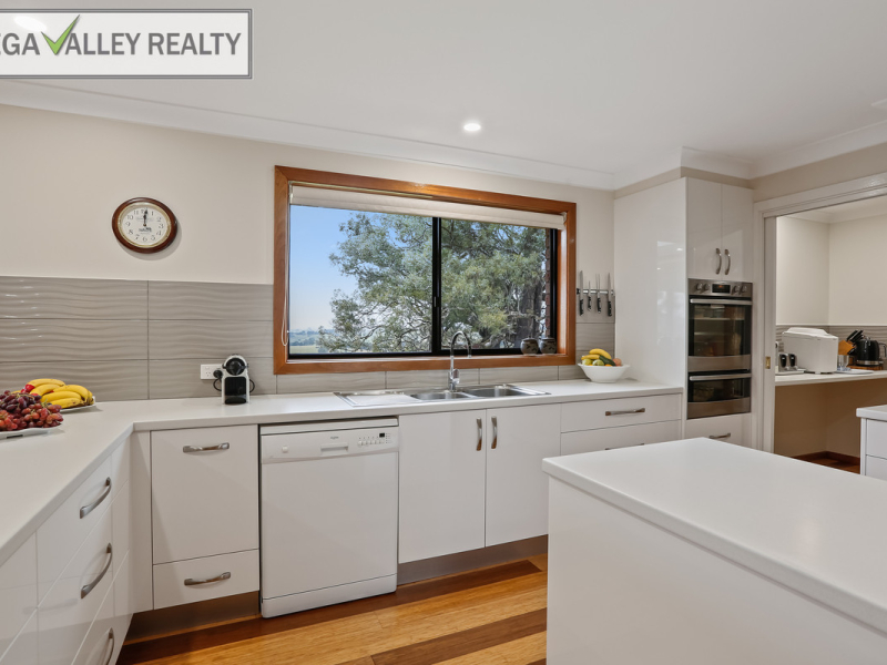 71 Gillcrest Drive, Bega, NSW 2550 AUS