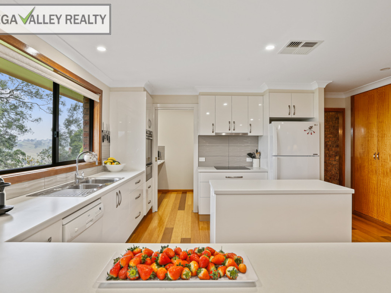 71 Gillcrest Drive, Bega, NSW 2550 AUS