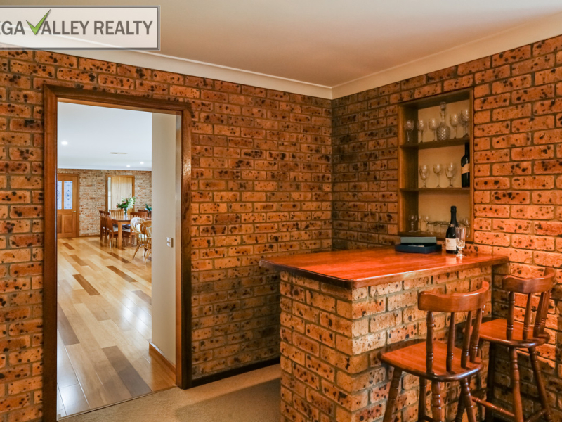 71 Gillcrest Drive, Bega, NSW 2550 AUS