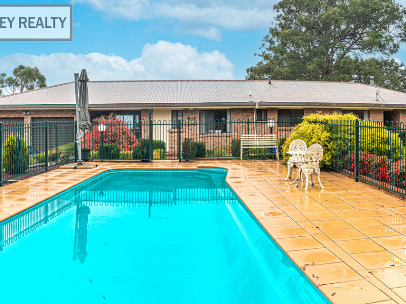 71 Gillcrest Drive, Bega, NSW 2550 AUS