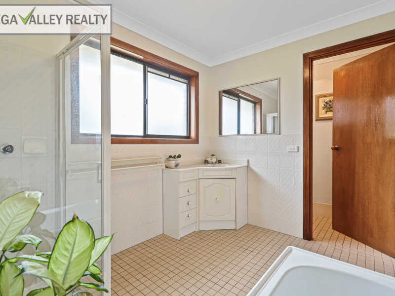 71 Gillcrest Drive, Bega, NSW 2550 AUS