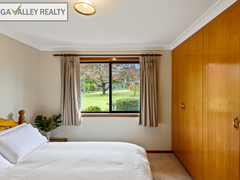 71 Gillcrest Drive, Bega, NSW 2550 AUS