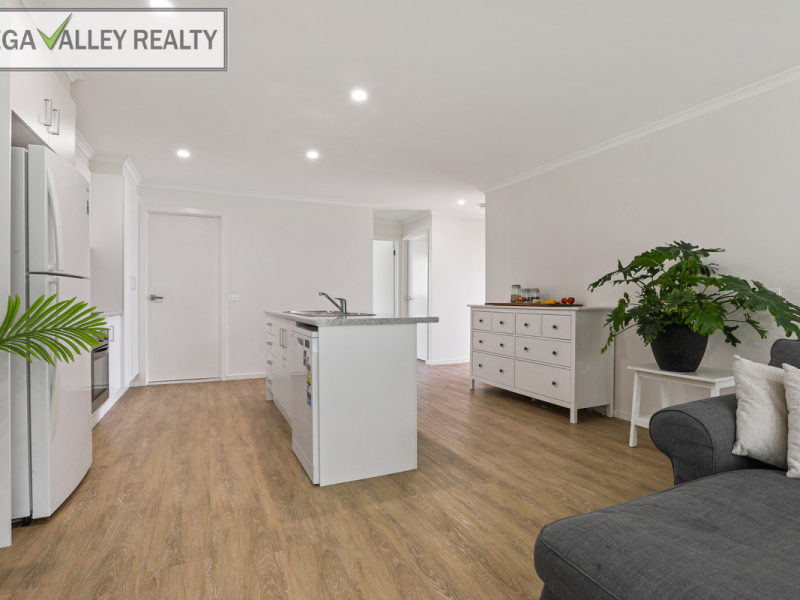 7a Denison Close, Bega, NSW 2550 AUS