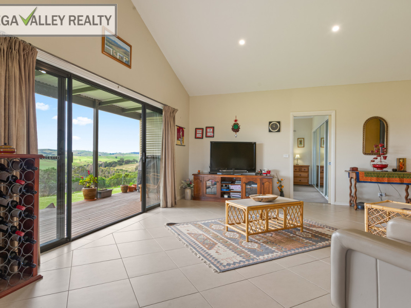 402 West Kameruka Road, Candelo, NSW 2550 AUS