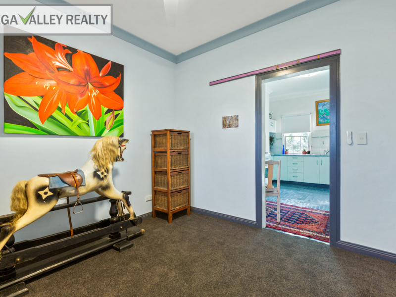 4 Minyama Parade, Bega, NSW 2550 AUS