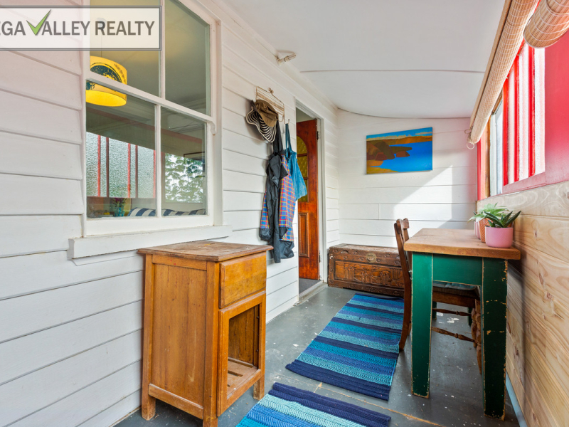 4 Minyama Parade, Bega, NSW 2550 AUS