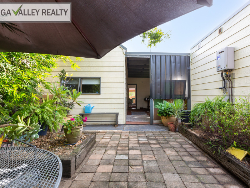 4 Minyama Parade, Bega, NSW 2550 AUS