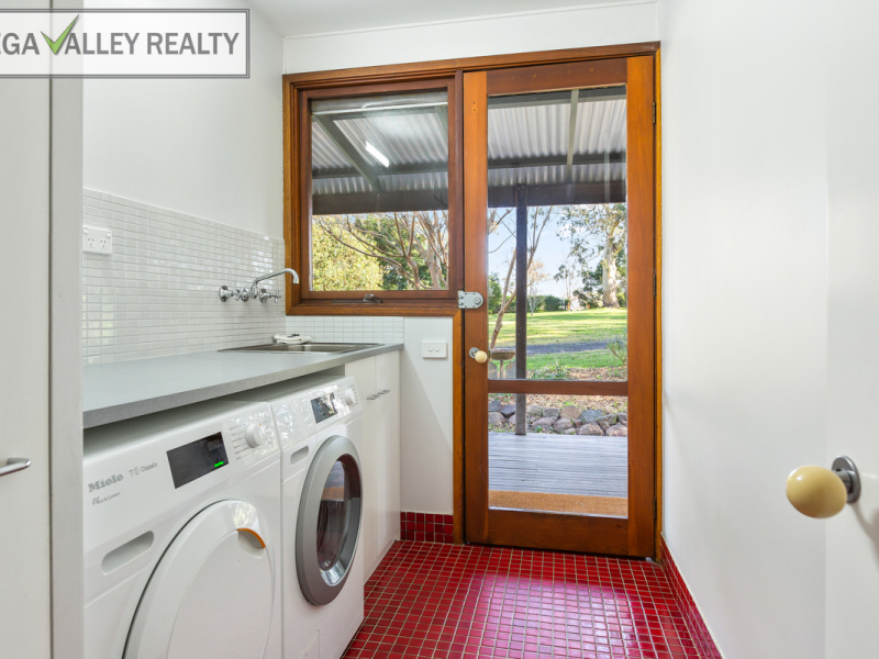 12 Corridgeree Road, Bega, NSW 2550 AUS