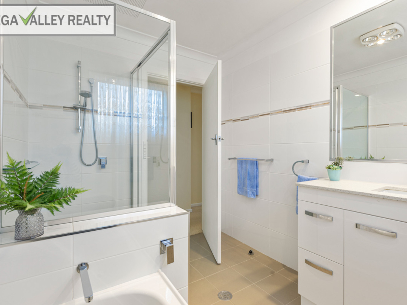 13 Kirkland Avenue, Bega, NSW 2550 AUS