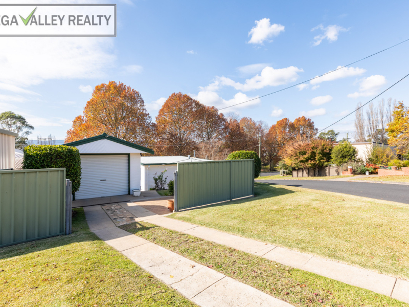 13 Kirkland Avenue, Bega, NSW 2550 AUS