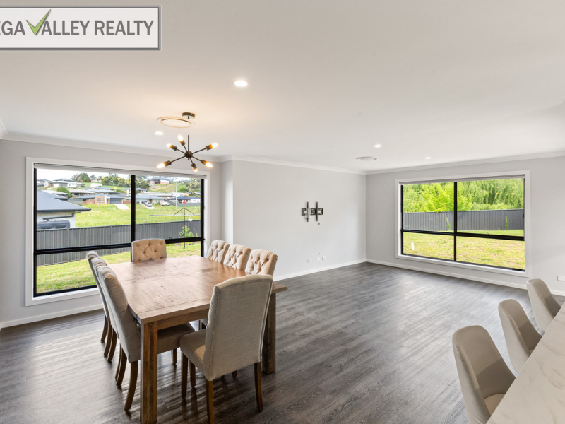 8 Wumbara Close, Bega, NSW 2550 AUS