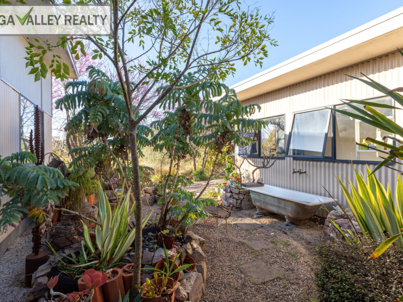 44 Narrawa Place, Bega, NSW 2550 AUS