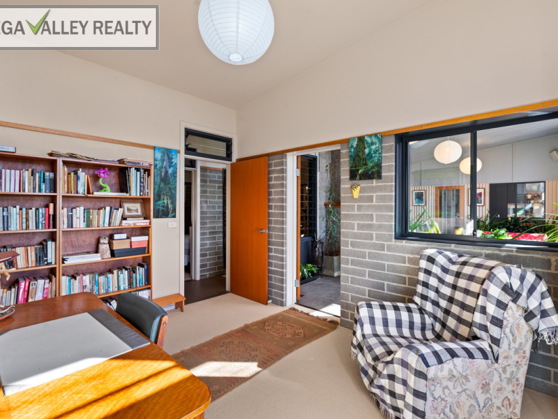 44 Narrawa Place, Bega, NSW 2550 AUS