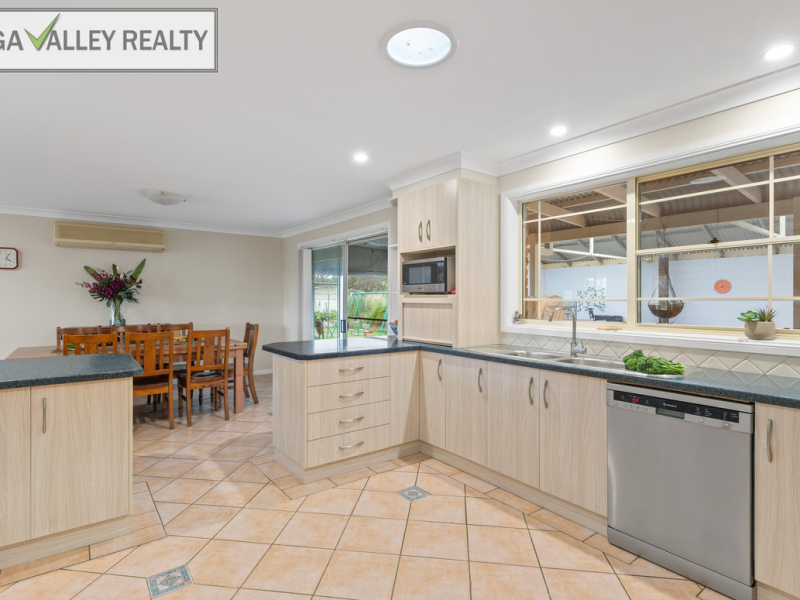 35 Applegum Close, Bega, NSW 2550 AUS