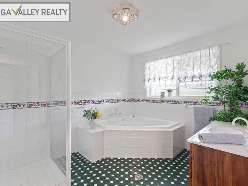 35 Applegum Close, Bega, NSW 2550 AUS