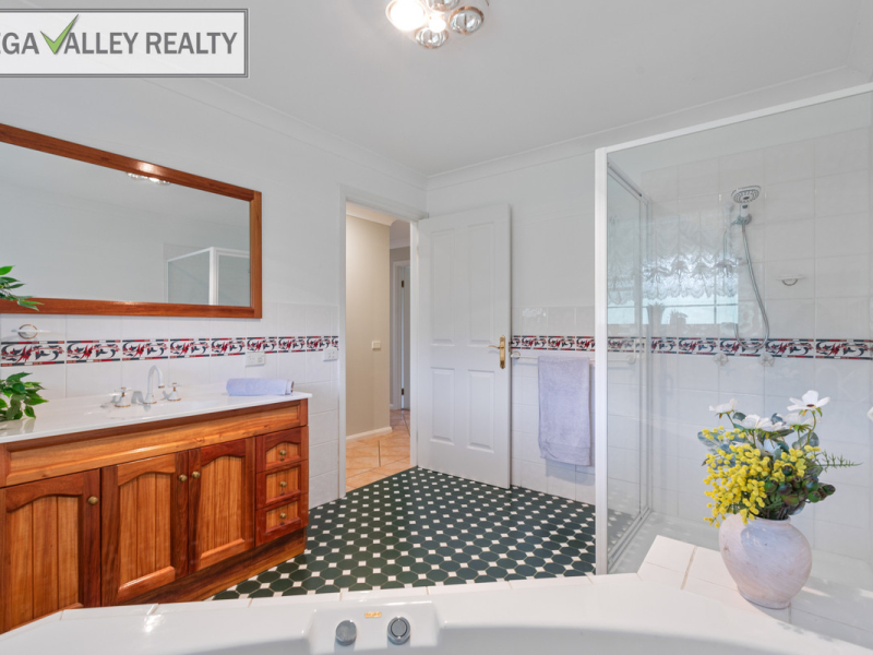 35 Applegum Close, Bega, NSW 2550 AUS