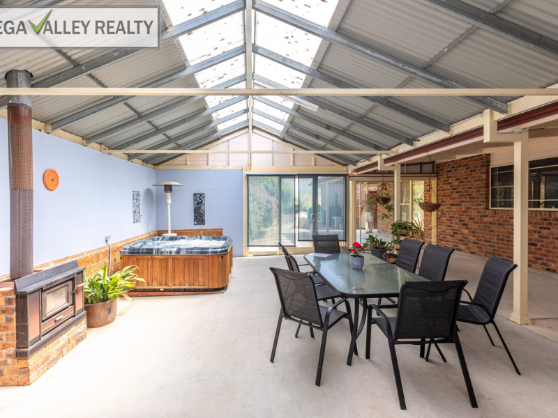 35 Applegum Close, Bega, NSW 2550 AUS