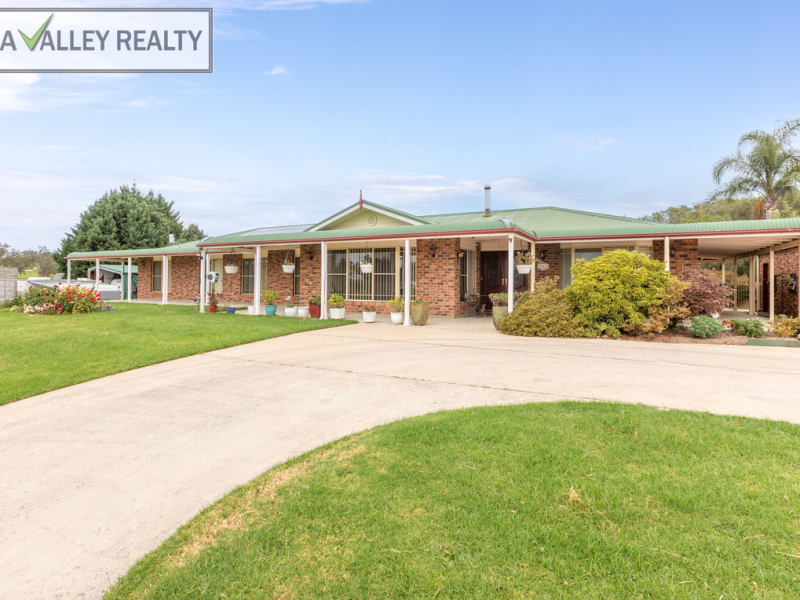 35 Applegum Close, Bega, NSW 2550 AUS