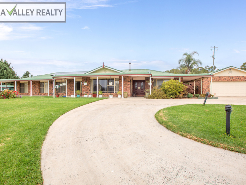 35 Applegum Close, Bega, NSW 2550 AUS