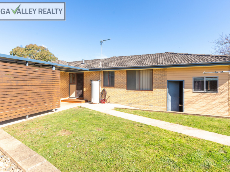 1 Weerona Court, Bega, NSW 2550 AUS