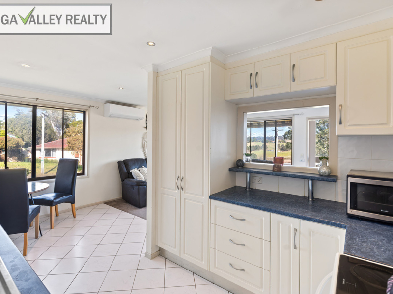 1 Weerona Court, Bega, NSW 2550 AUS