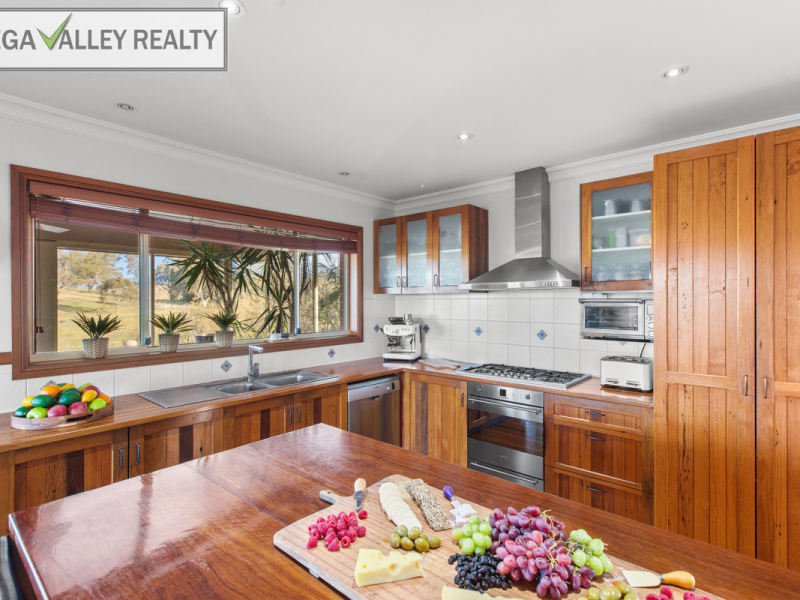 48 Lynjohn Drive, Bega, NSW 2550 AUS