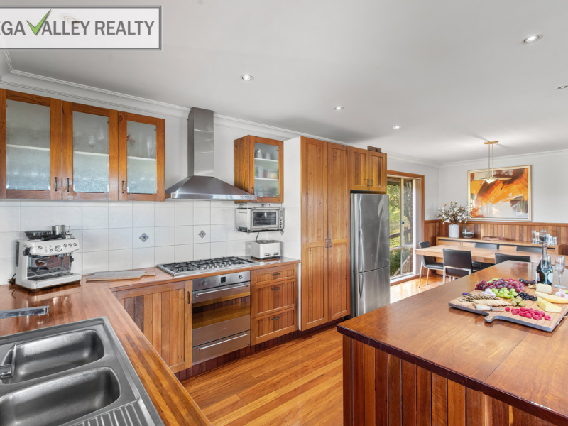 48 Lynjohn Drive, Bega, NSW 2550 AUS