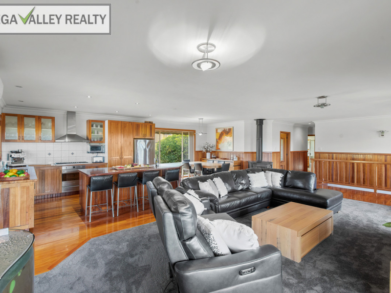 48 Lynjohn Drive, Bega, NSW 2550 AUS