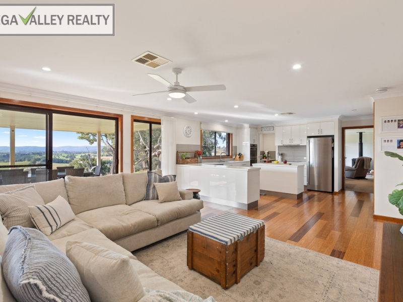 71 Gillcrest Drive, Bega, NSW 2550 AUS