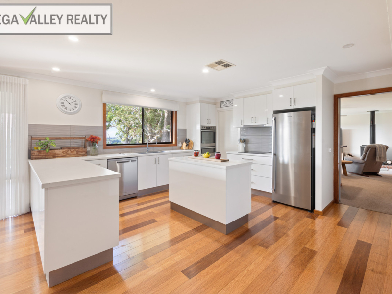 71 Gillcrest Drive, Bega, NSW 2550 AUS
