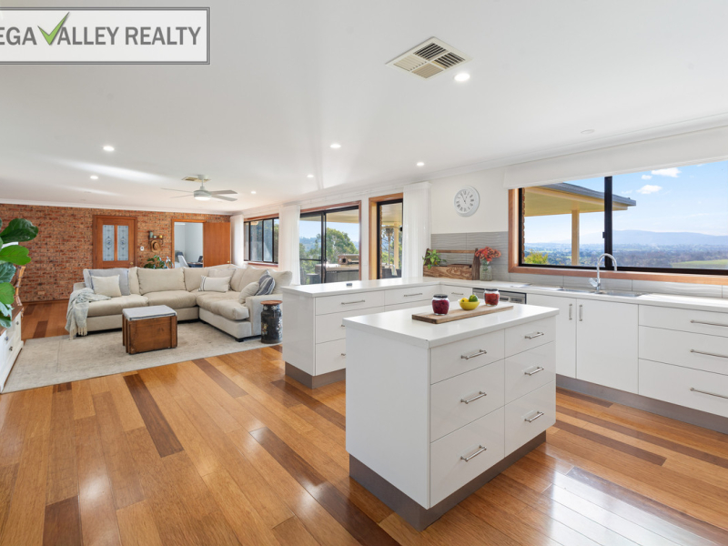 71 Gillcrest Drive, Bega, NSW 2550 AUS