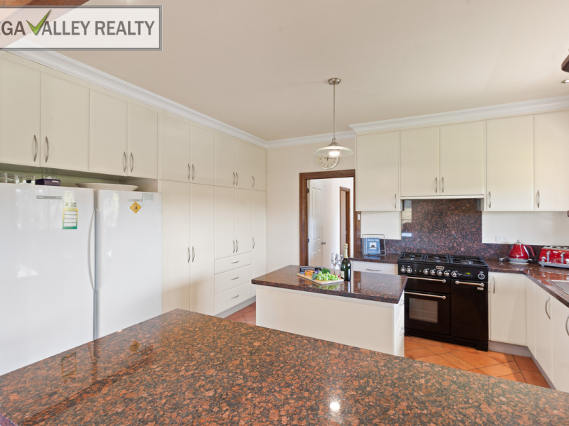 86 Mine Road, Lochiel, NSW 2549 AUS