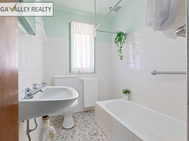 29 Bunyarra Drive, Bega, NSW 2550 AUS