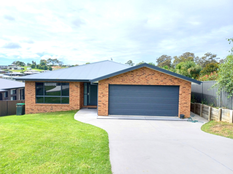 44 Lynjohn Drive, Bega, NSW 2550 AUS