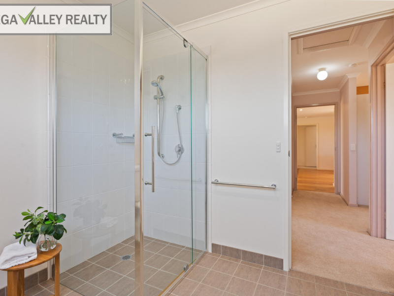 6 Benandra Avenue, Merimbula, NSW 2548 AUS