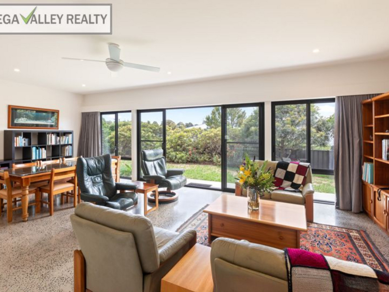 24 Millbank Way, Bega, NSW 2550 AUS