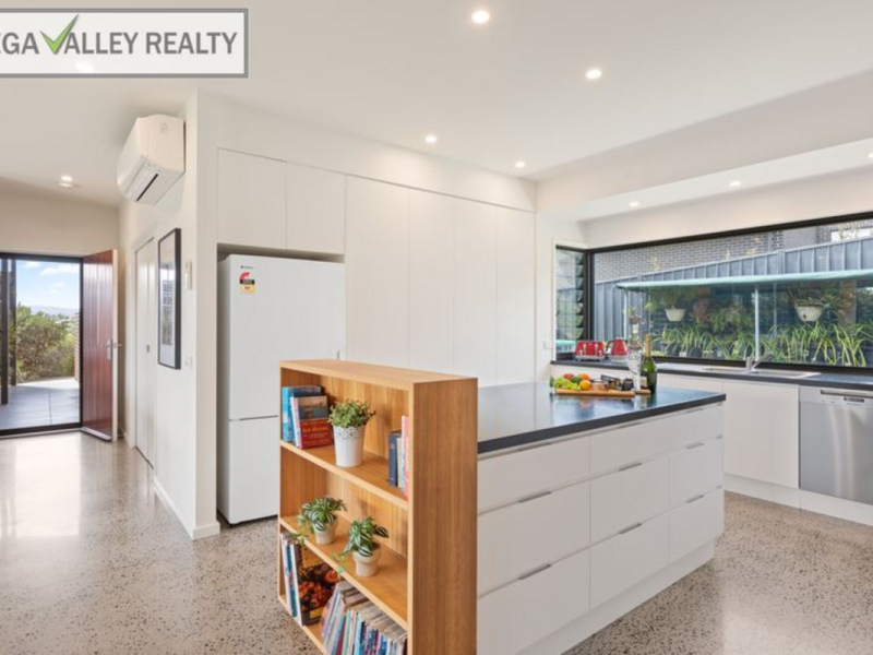 24 Millbank Way, Bega, NSW 2550 AUS