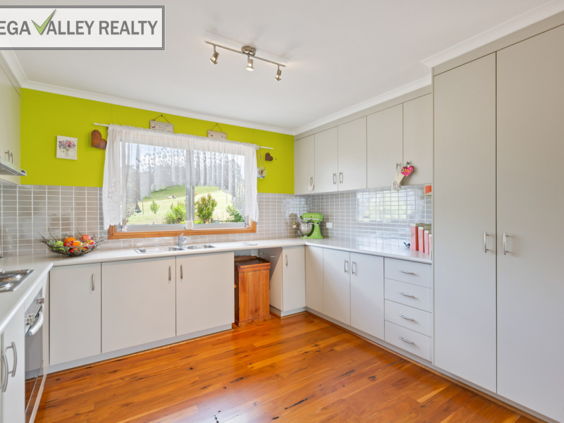 9 Box  Close, Bega, NSW 2550 AUS