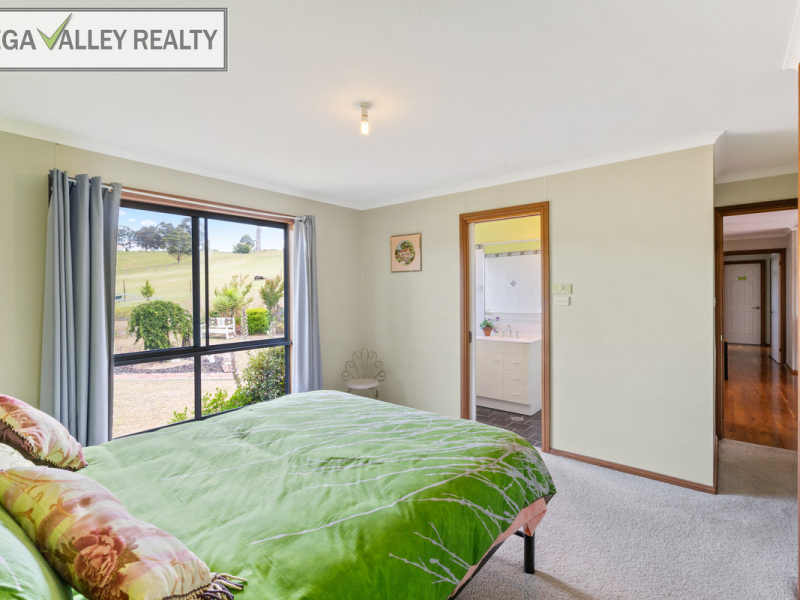 9 Box  Close, Bega, NSW 2550 AUS