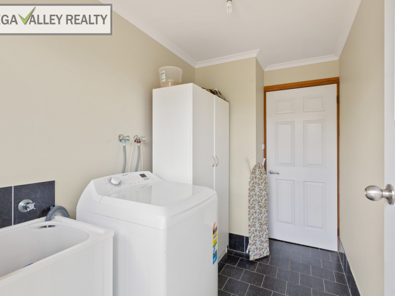 9 Box  Close, Bega, NSW 2550 AUS