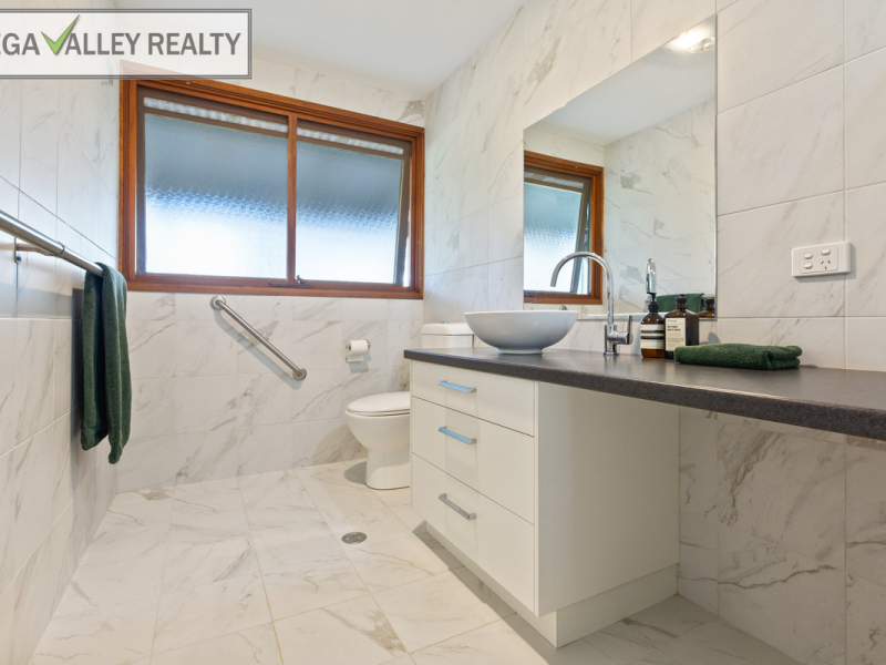 12 Corridgeree Road, Bega, NSW 2550 AUS
